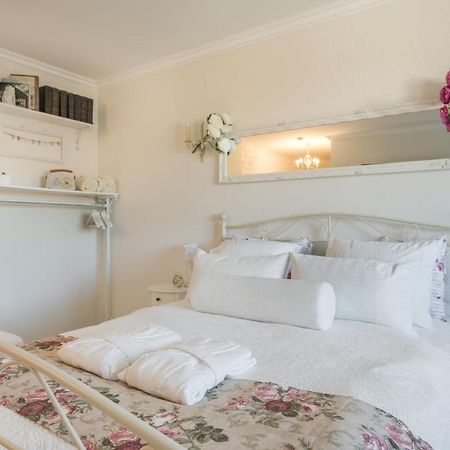 Vintage Lounge Studio By The Sea In لييبايا المظهر الخارجي الصورة