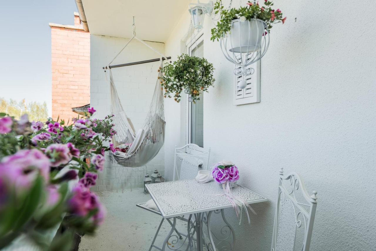 Vintage Lounge Studio By The Sea In لييبايا المظهر الخارجي الصورة