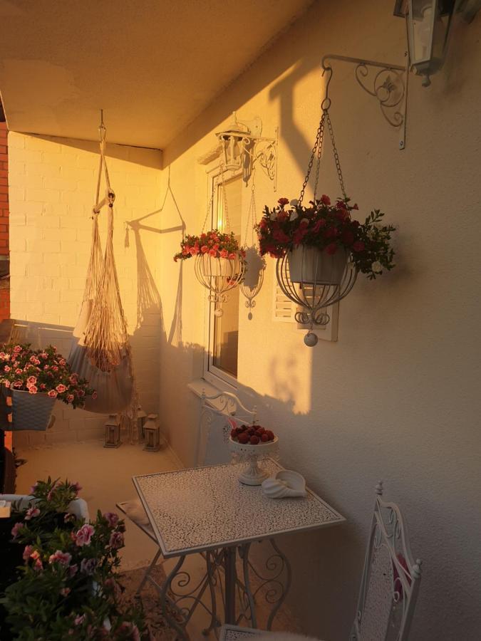 Vintage Lounge Studio By The Sea In لييبايا المظهر الخارجي الصورة